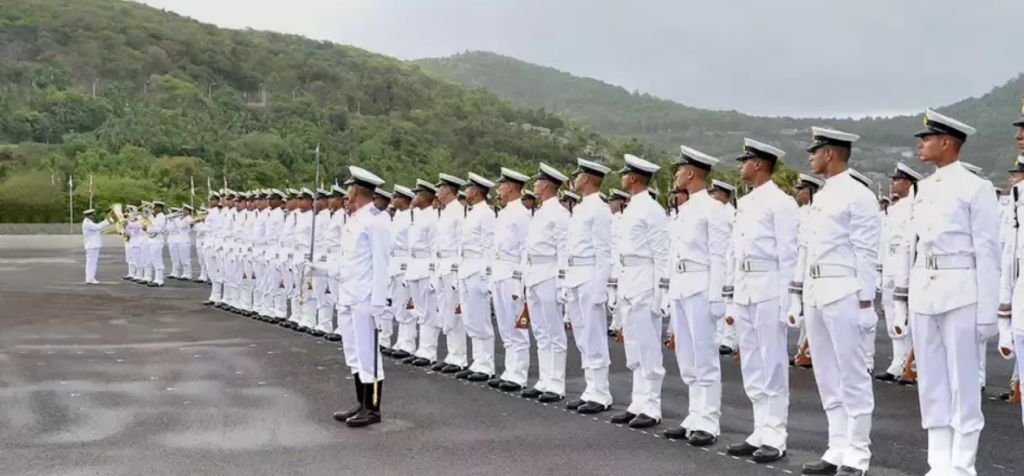 Navy SSR / MR Batch Recruitment 2023 इंडियन नेवी ने Navy SSR / MR के 1465 पदों पर निकाली भर्तियां, यहां से करें ऑनलाइन अप्लाई।